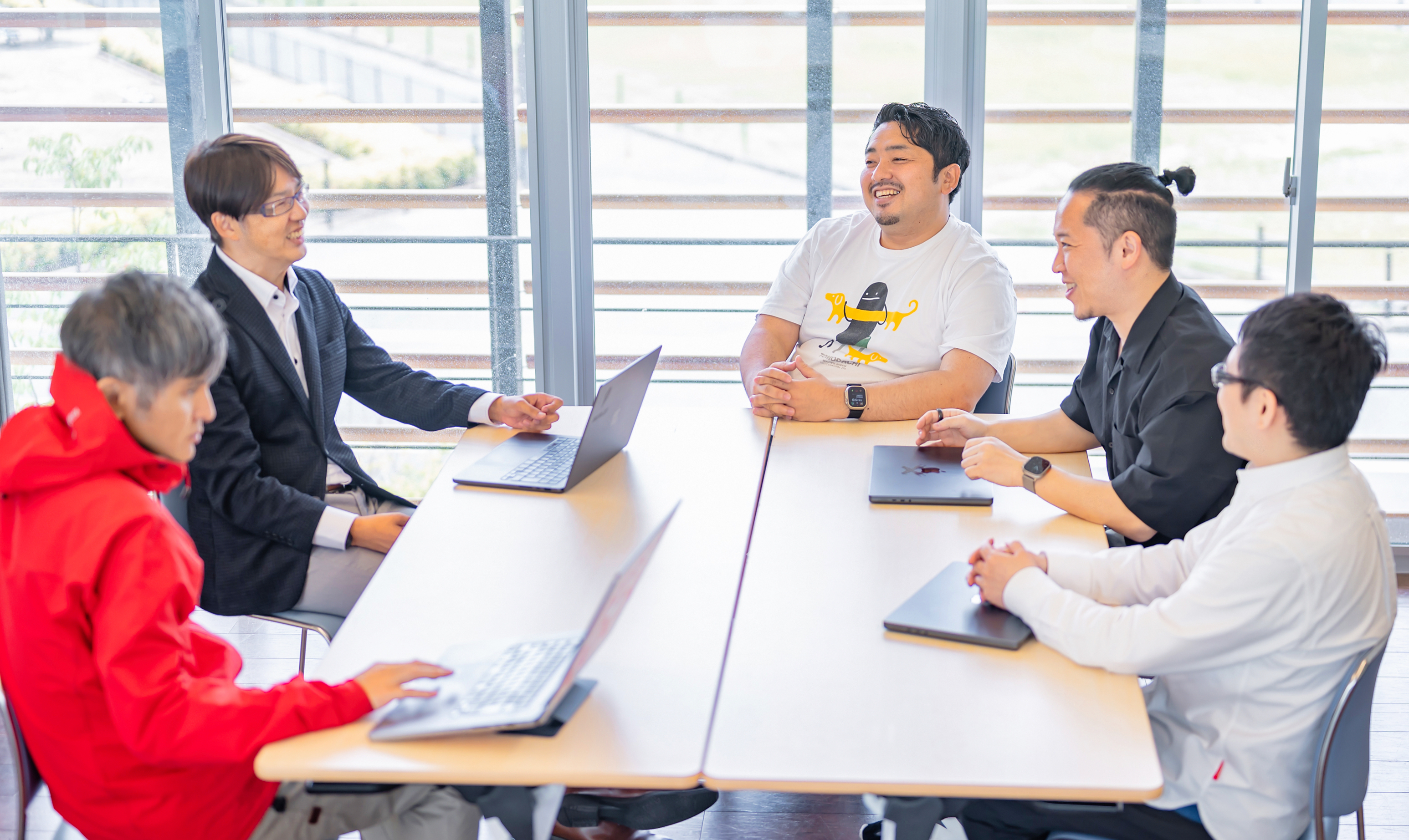 “最適解”を共に探す伴走チーム──JETという選択